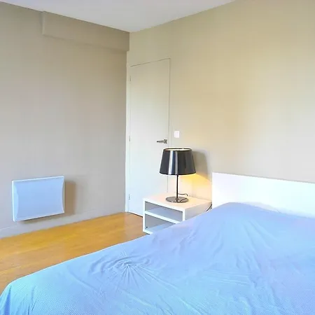 1 Separated Bedroom Montmartre Parigi