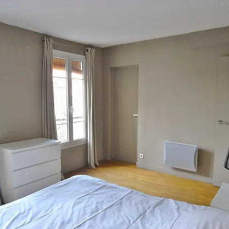 1 Separated Bedroom Montmartre * Parigi