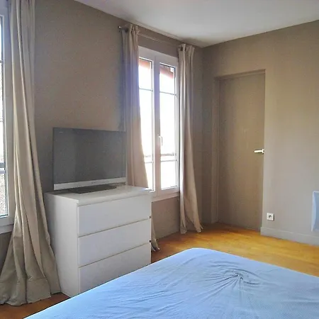 1 Separated Bedroom Montmartre Parigi